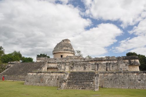 Abbildung: Das Observatorium mit dem „Caracol“ genannten Beobachtungsturm in Chichen  Iztá, Yucatán in Mexiko