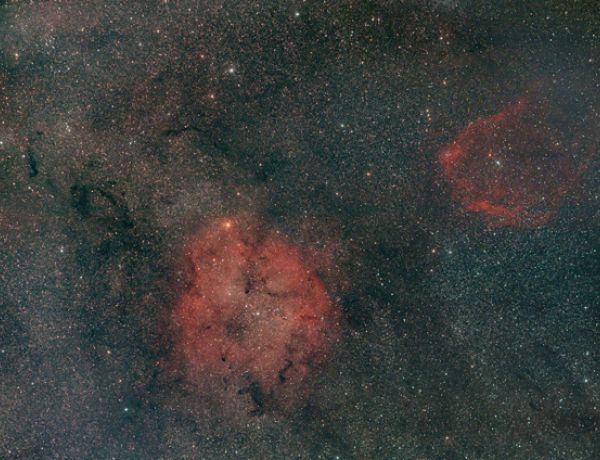 Molekülwolken und ionisierte Wasserstoffgebiete im Cepheus an der Grenze zum Schwan