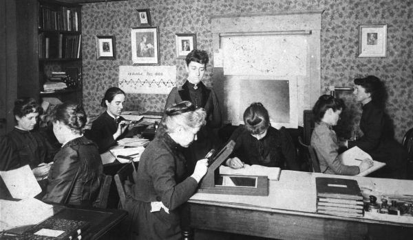 Gruppenfoto der Harvard Computer von Edward Charles Pickering um 1890