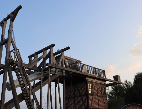 Lesung von Autor Jakob Stein vor dem historischen Hintergrund des Telescopiums