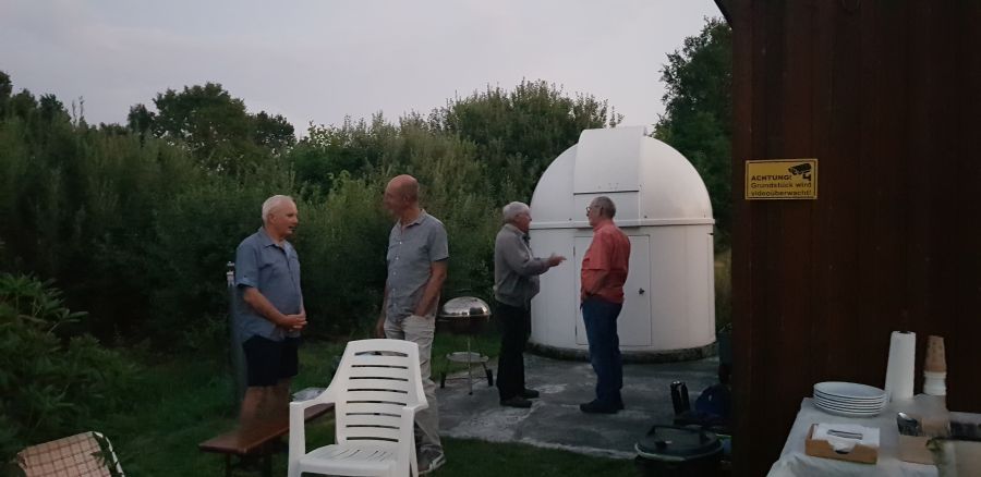 Abbildung 2: Fachsimpeln beim Grillen