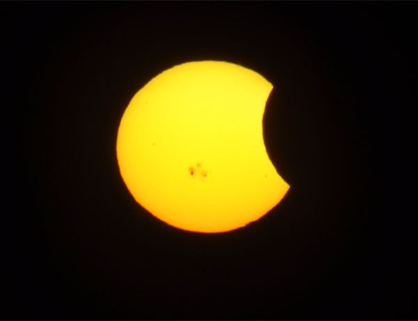 SoFi 2014 in den USA mit großer Sonnenfleckengruppe