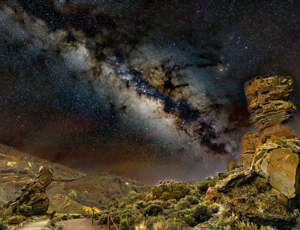 Milchstraße über den Roques de García auf Teneriffa