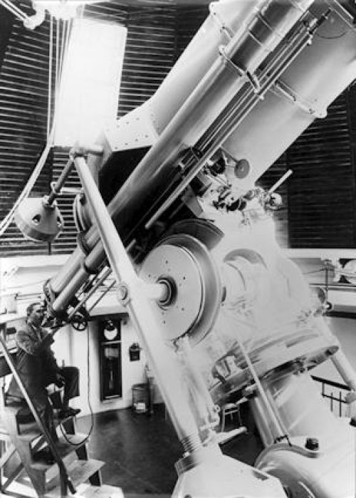 Dr. Walter Baade (1893-1960) am 1m-Spiegel (© Hamburger Sternwarte)