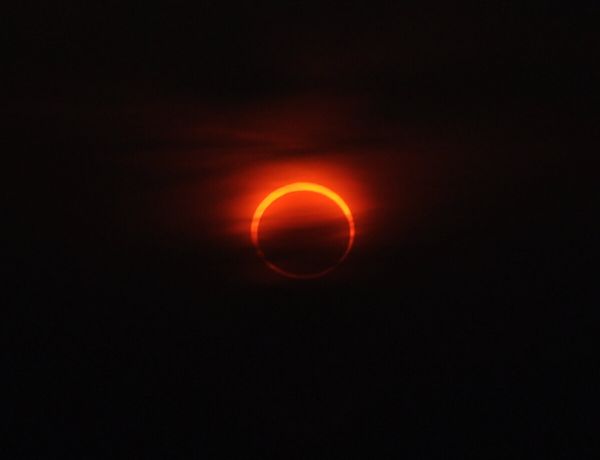 Die ringförmige Sonnenfinsternis am 15. Januar 2010